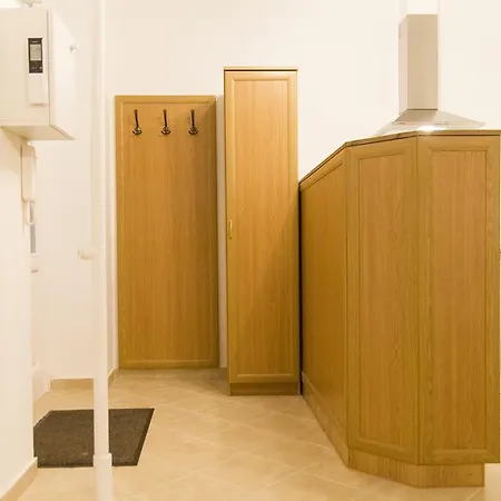 Authentic Klauzal Apartment Budapest